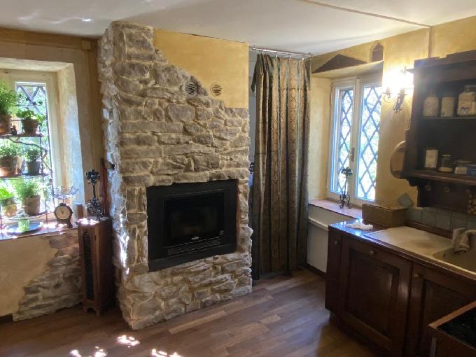 CASA SINGOLA in zona Canossa a Canossa