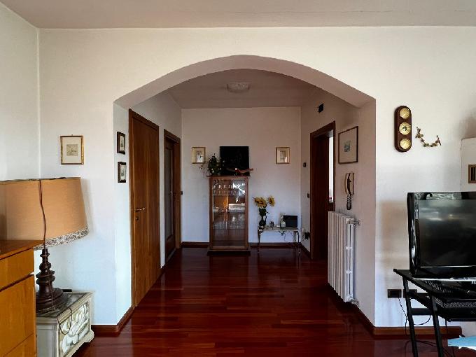 CASA SINGOLA in zona Coviolo a Reggio Emilia